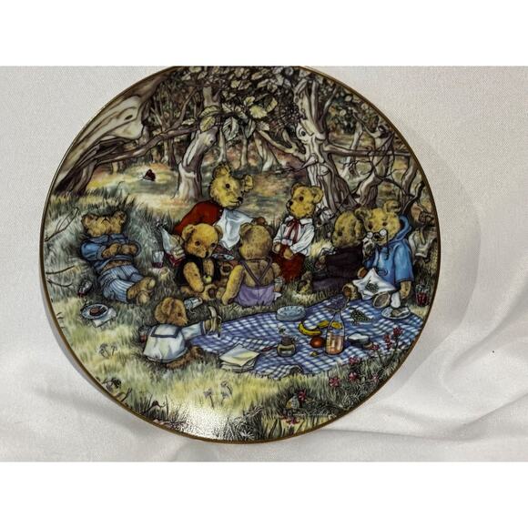 Vintage 1983 Susan Anderson's Bear Feats Teddy Bear Picnic Plate decor collector - Picture 4 of 8